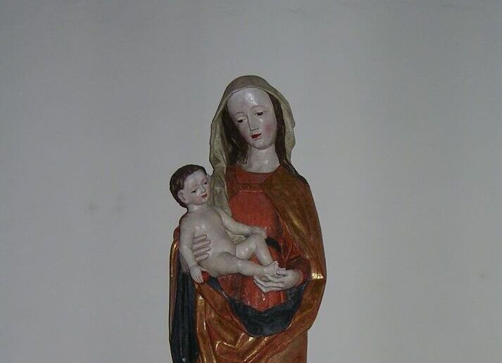 Historische Aufnahme der gestohlenen stehenden Muttergottes mit Kind aus Neuberg an der Mürz